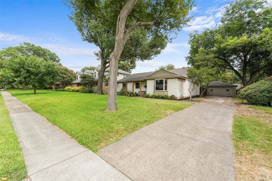 925 Fernwood Drive, Richardson, TX 75080 - #2