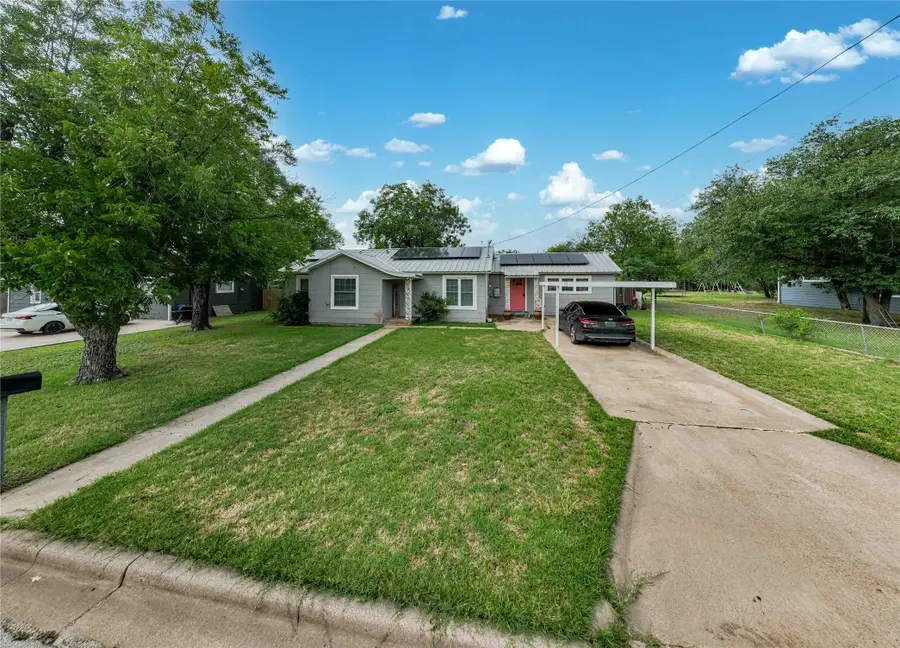 1006 N Live Oak Street, Breckenridge, TX 76424 - #3
