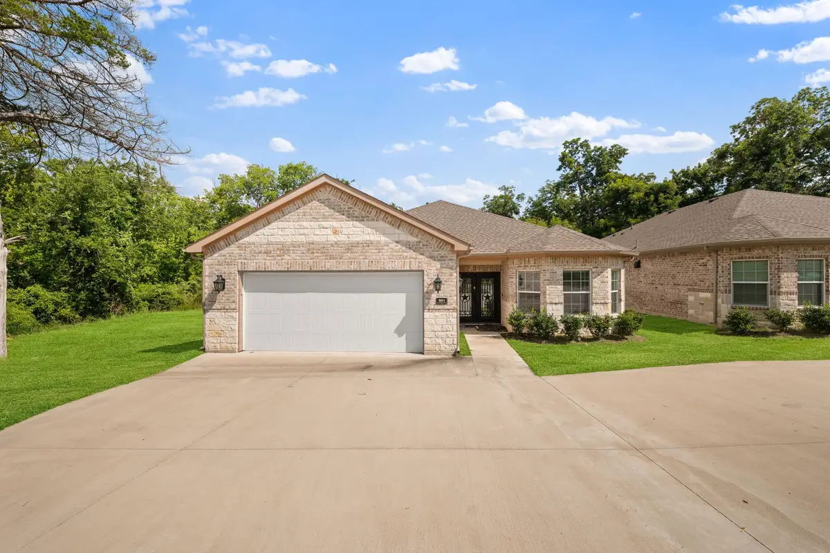 901 E Jefferson Street, Van Alstyne, TX 75495 - #1