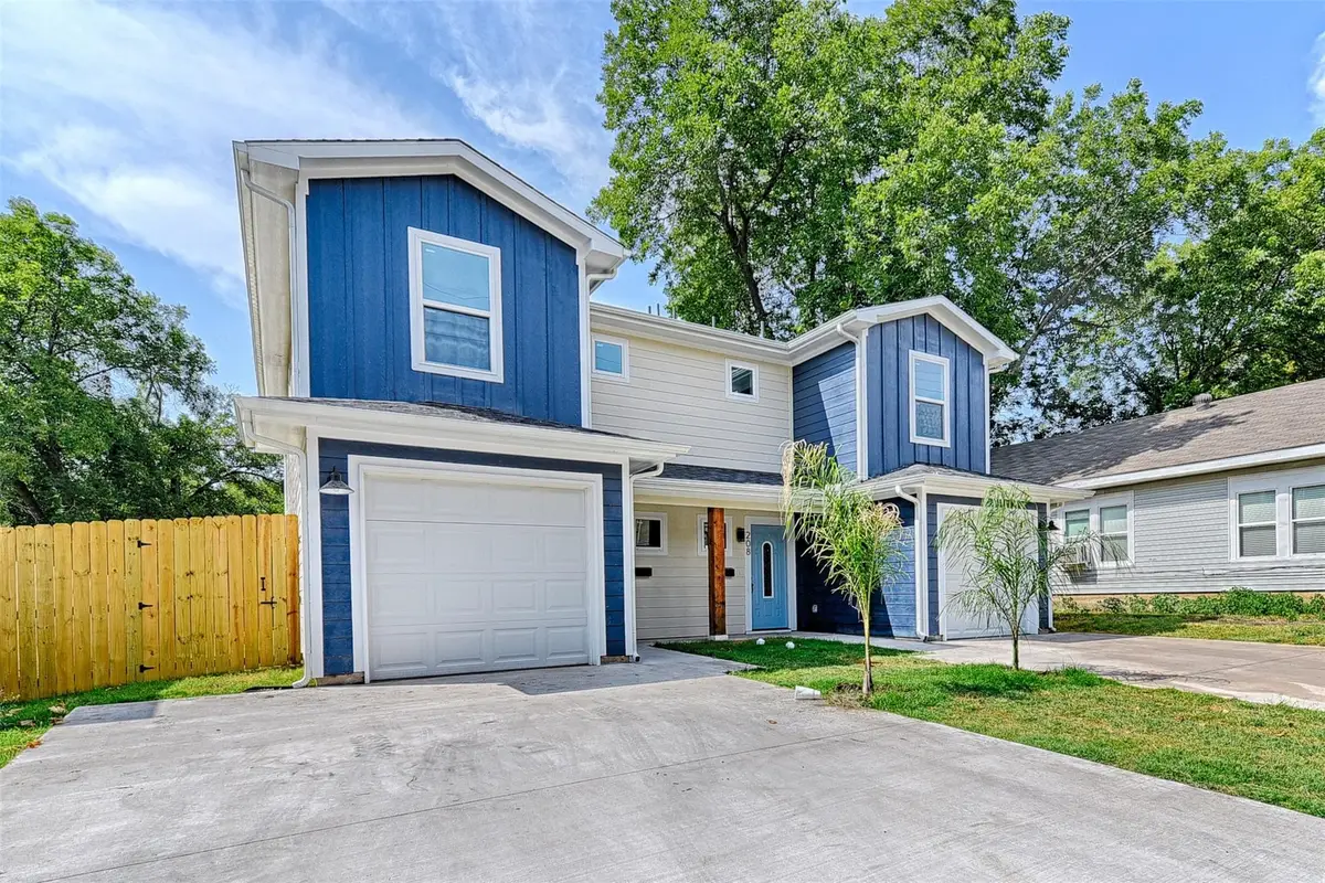 208-212 E Cherry Street, Sherman, TX 75090 - #1