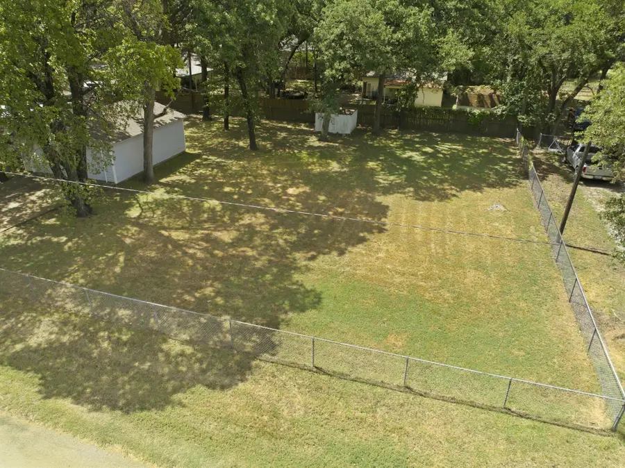 329 N Ash Avenue, Azle, TX 76020 - #3