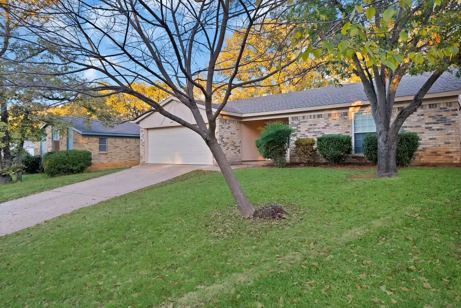 4807 Crestmont Court, Arlington, TX 76017 - #3