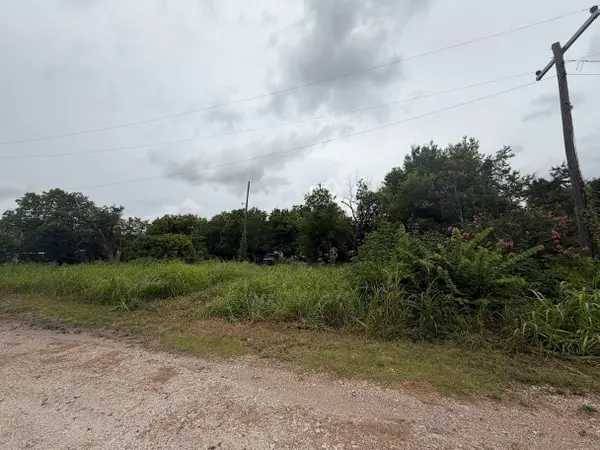 612 S Criswell Street, Mart, TX 76664