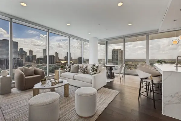 3130 N Harwood Street #1401, Dallas, TX 75201
