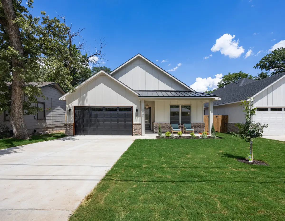 2904 Hiawatha Trail, Lake Worth, TX 76135 - #1