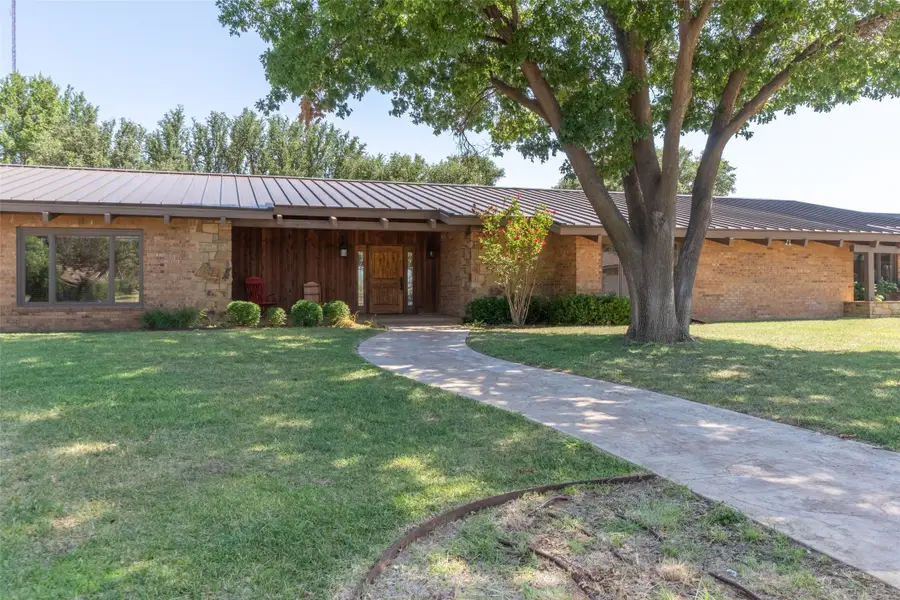 1811 Wallace Avenue, Paducah, TX 79248 - #2