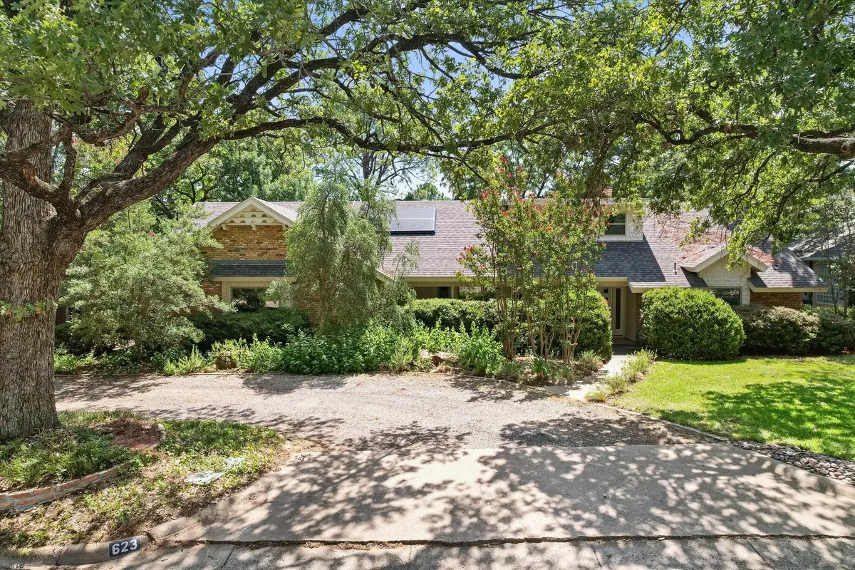 623 N Bowen Road, Arlington, TX 76012 - #1