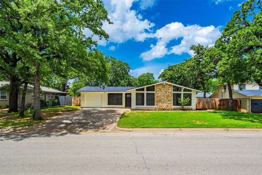 3701 Alhambra Drive, Forest Hill, TX 76119 - #2