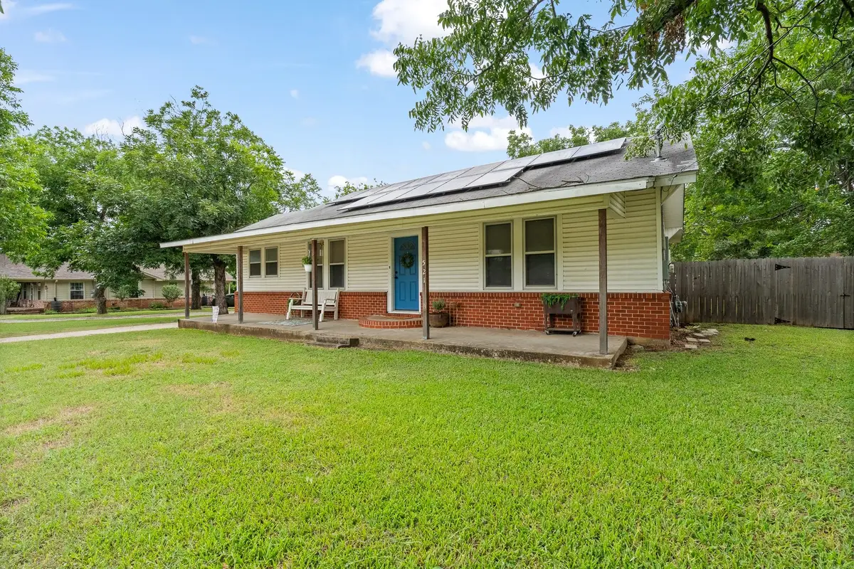 521 Woodard Avenue, Cleburne, TX 76033 - #1