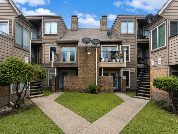 9809 Walnut Street #208, Dallas, TX 75243
