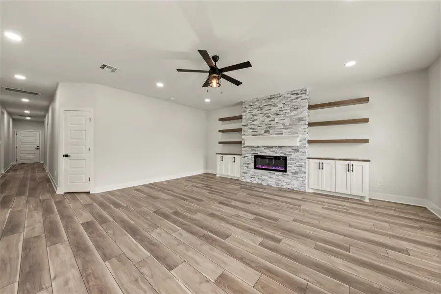 214 Rogers Street, McGregor, TX 76657 - #2