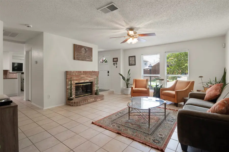 1428 Creekview Drive, Lewisville, TX 75067 - #3