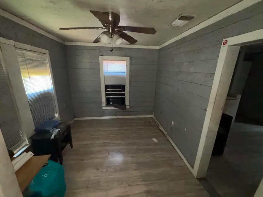 606 W Payne, Olney, TX 76374 - #3
