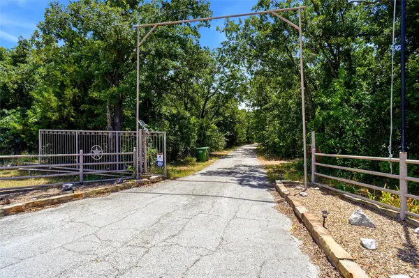 447 W Bypass 287, Alvord, TX 76225