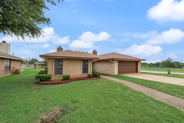 215 Silver Creek Drive, Duncanville, TX 75137