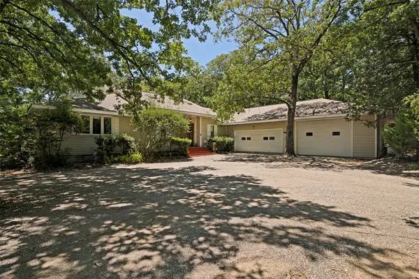2495 Fox Point Circle, Quinlan, TX 75474