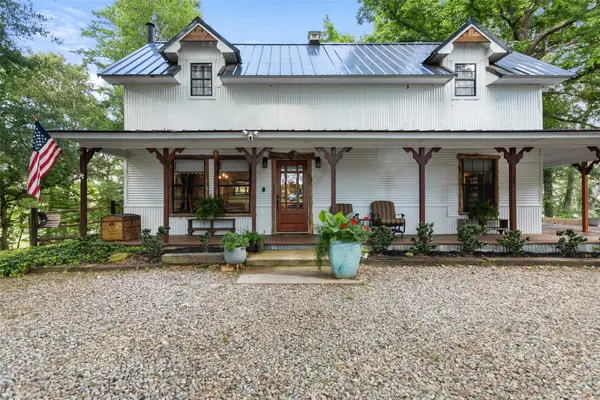 1075 An County Road 323, Palestine, TX 75803