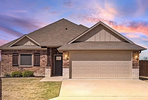 411 Mesa Drive, Lone Oak, TX 75453