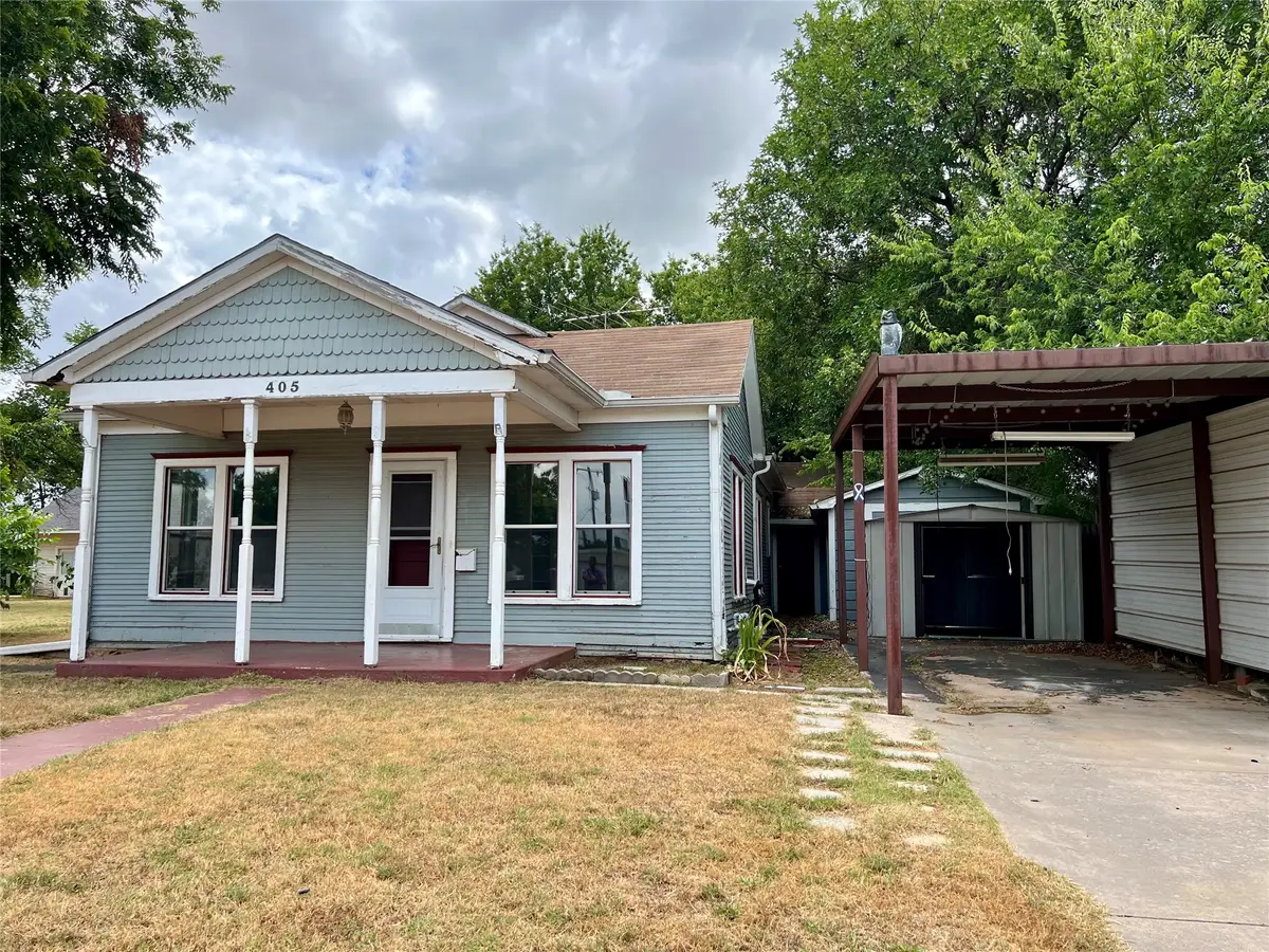405 E South, Henrietta, TX 76365 - #1