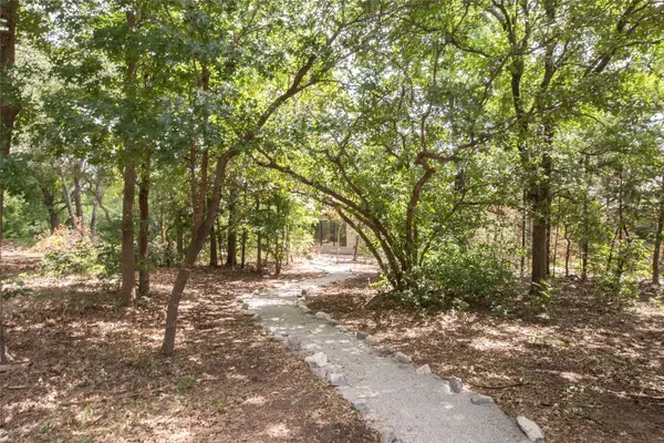328 Wolf Front Road, Van Alstyne, TX 75495