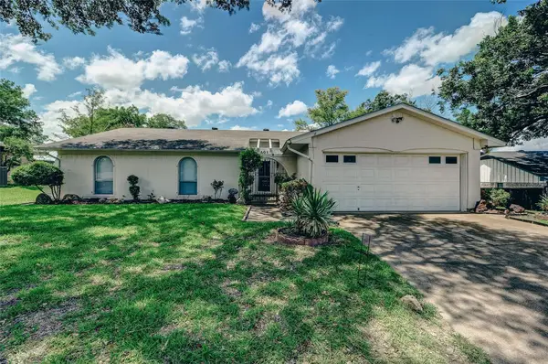 401 Rhineland, Benbrook, TX 76126