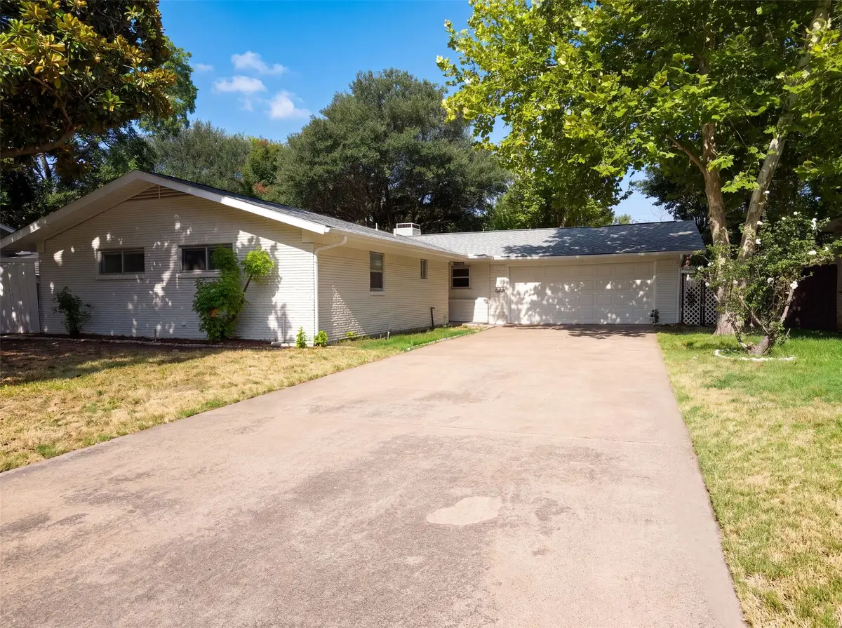 725 Ridgecrest Drive, Irving, TX 75060 - #1