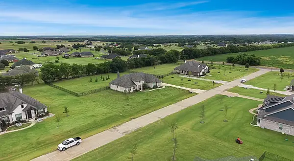 330 Waterview Drive, Gunter, TX 75058