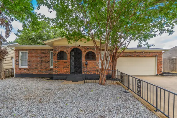5504 Wainwright Drive, Fort Worth, TX 76112