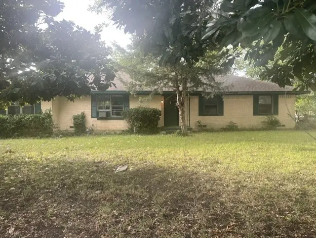 348 W Van Alstyne Parkway W, Van Alstyne, TX 75495 - #1