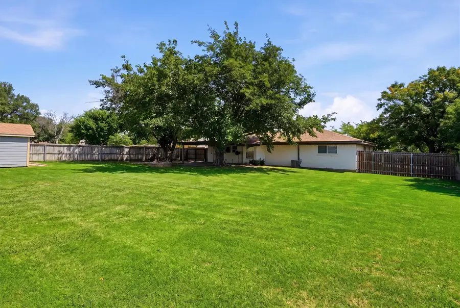 332 S Sealy Avenue, Justin, TX 76247 - #3