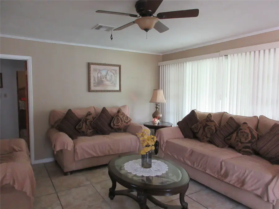 704 Wabash Street #1, Marlin, TX 76661 - #3