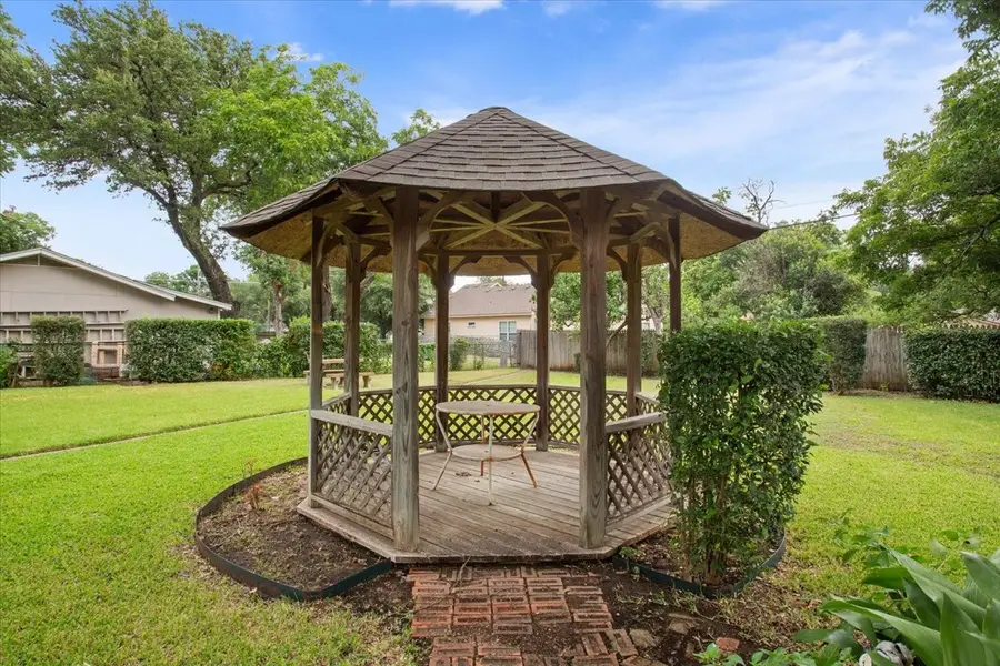 204 N Marable Street, West, TX 76691 - #2
