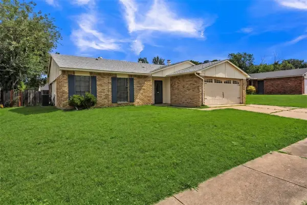 6705 Greenfield Drive, Arlington, TX 76016