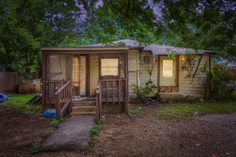 1012 E Jefferson Street, Waxahachie, TX 75165 - #2