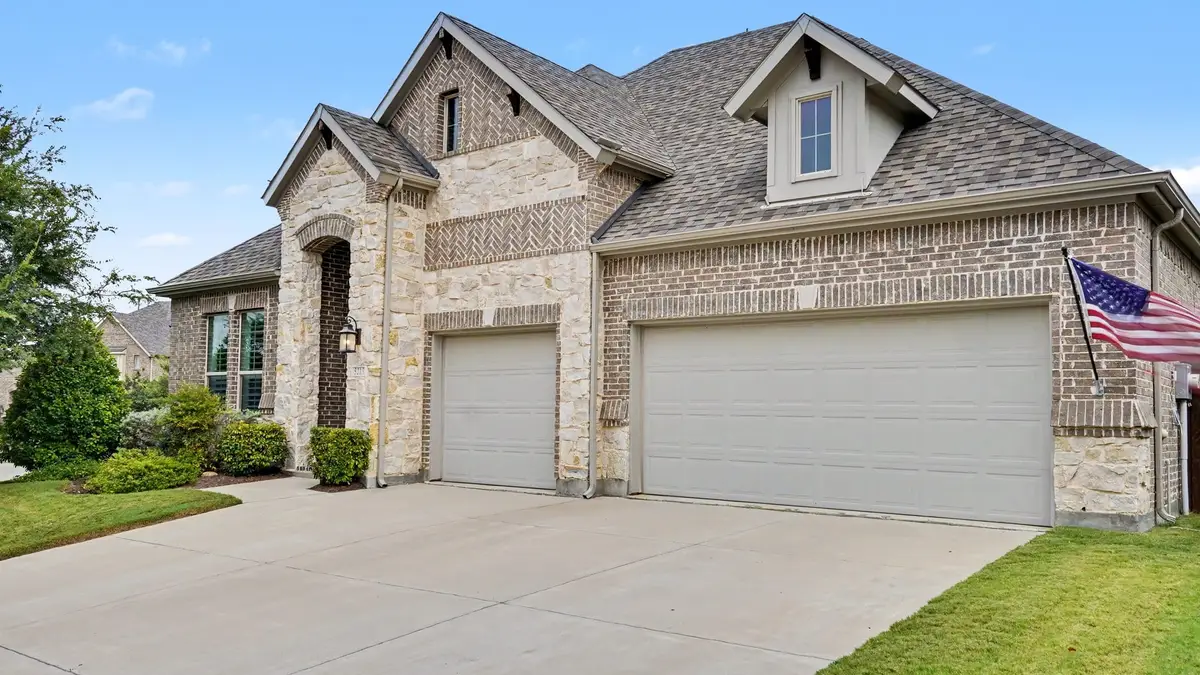 5213 Ravine Ridge Court, Justin Roanoke, TX 76262 - #1