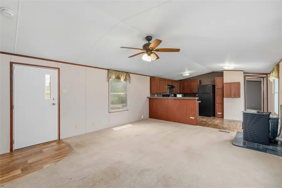 500 N Moreland Street, De Leon, TX 76444 - #2