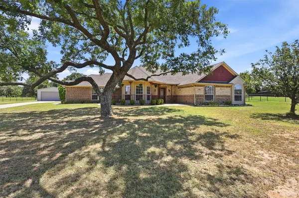 109 Crestwood Lane, Springtown, TX 76082