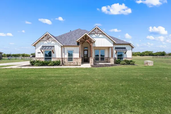 168 Tres Vista Drive, Decatur, TX 76234