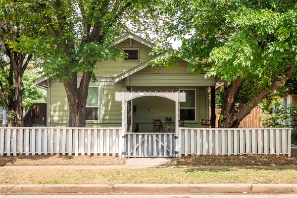 526 S Edgefield Avenue, Dallas, TX 75208