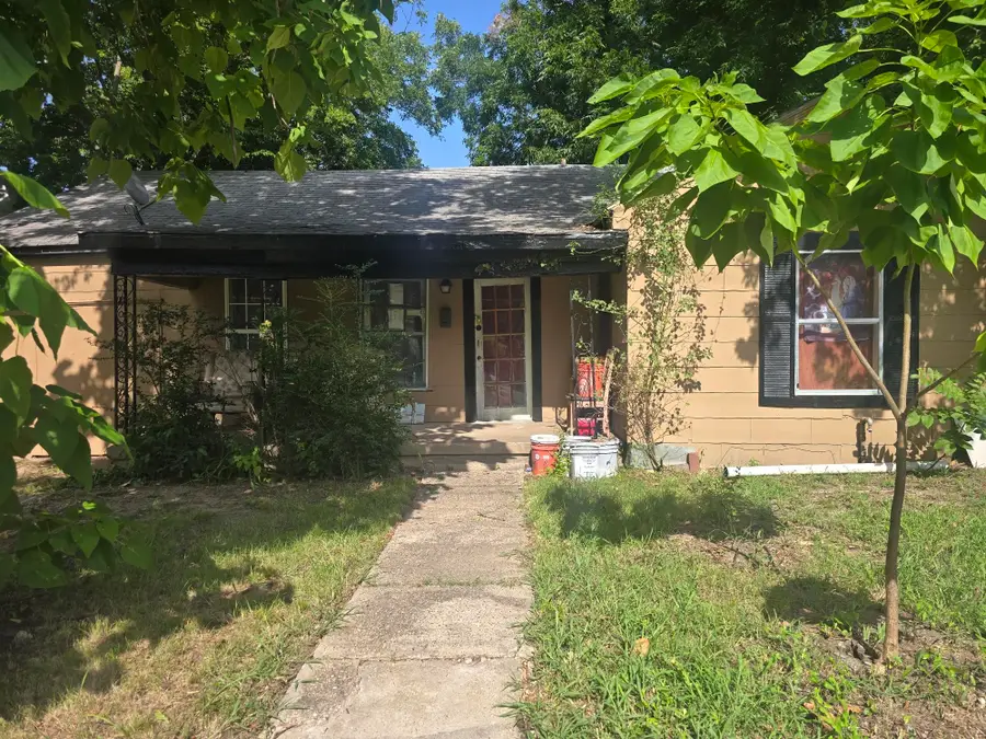1303 Wesley Street, Greenville, TX 75401 - #2