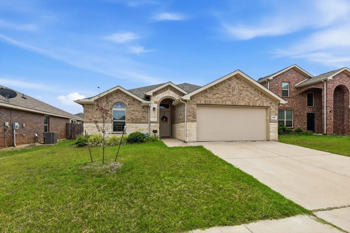 5325 Brentlawn Drive, Fort Worth, TX 76179 - #1