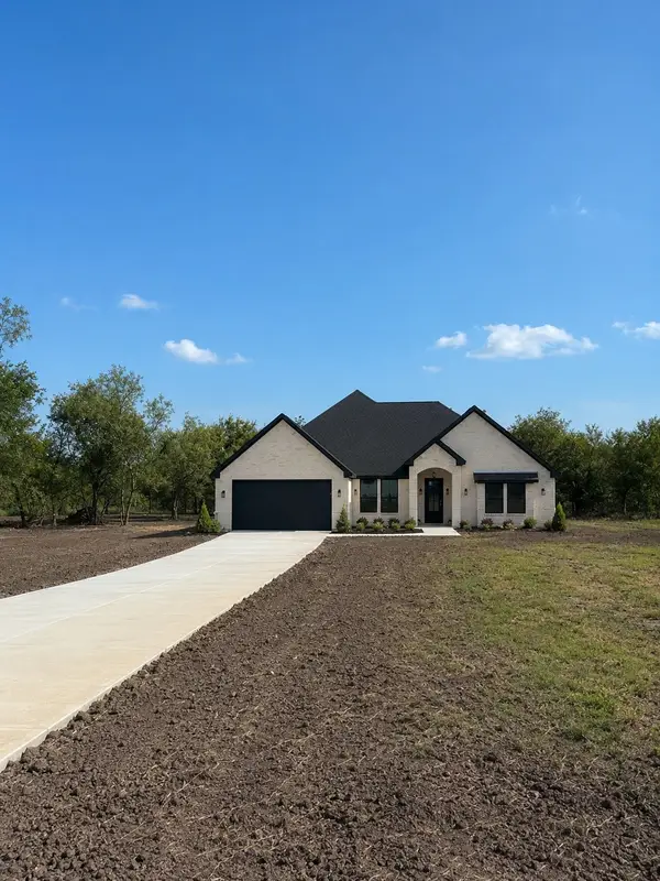 205 Cool Springs Circle, Corsicana, TX 75110