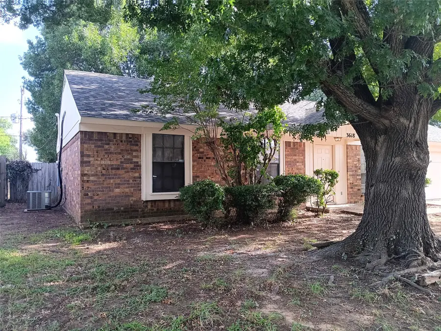 3618 Wentworth Drive, Arlington, TX 76001 - #2