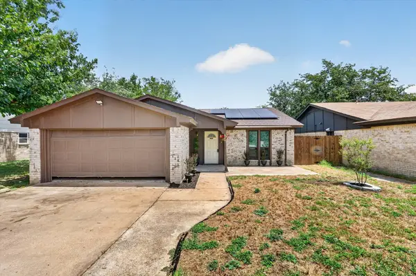 624 Hallvale Drive, White Settlement, TX 76108
