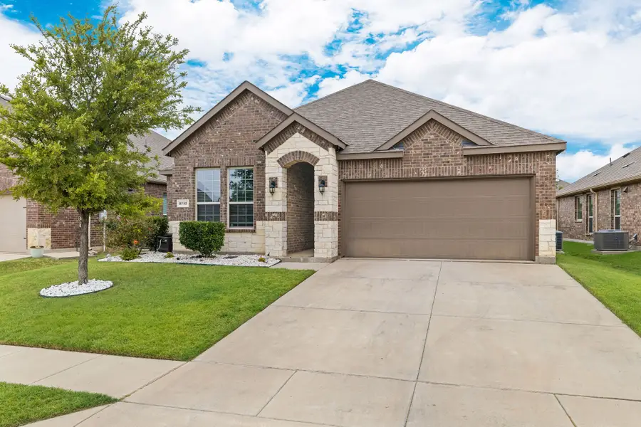 2717 Ainsworth Road, Aubrey, TX 76227 - #2
