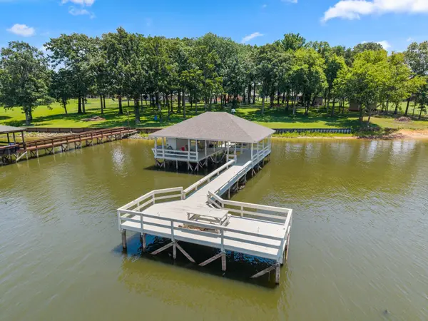 813 Rs County Road 3346, Emory, TX 75440