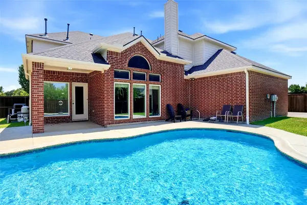 5231 Woodfield Drive, Grand Prairie, TX 75052