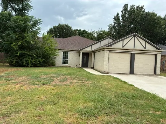 2325 Warwick Avenue, Grand Prairie, TX 75052 - #1