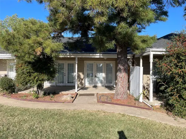 61 Runaway Bay Drive #102A, Runaway Bay, TX 76426