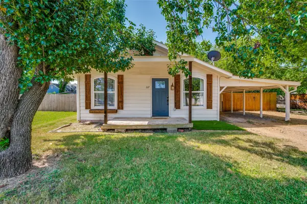 117 E Division Street, Pilot Point, TX 76258